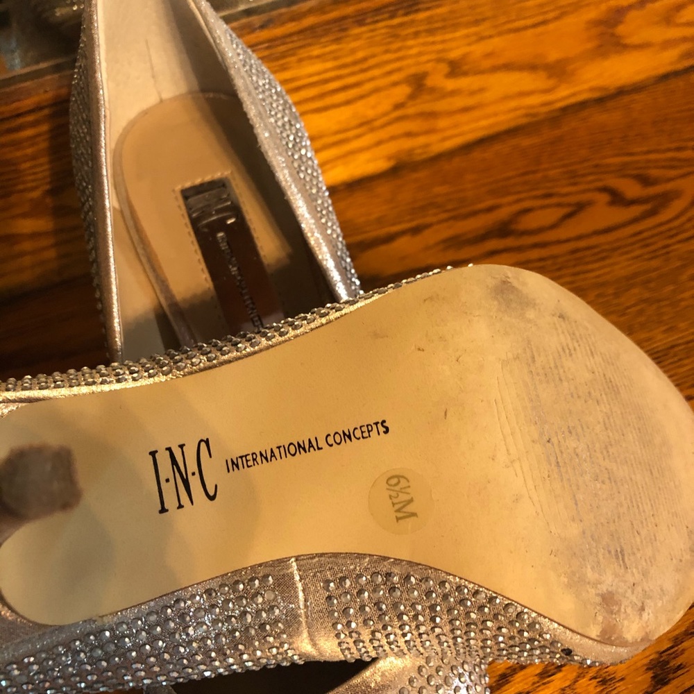 Sequined pumps - Picture 6 of 6